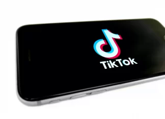 Jak přidat vlastní nálepky na TikTok